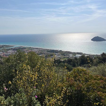 Nicoletta Rivieraholiday Albenga Eksteriør billede